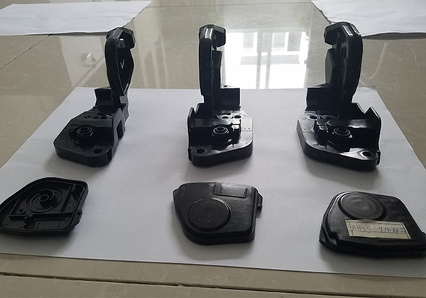 汽(qì)車模具(jù)